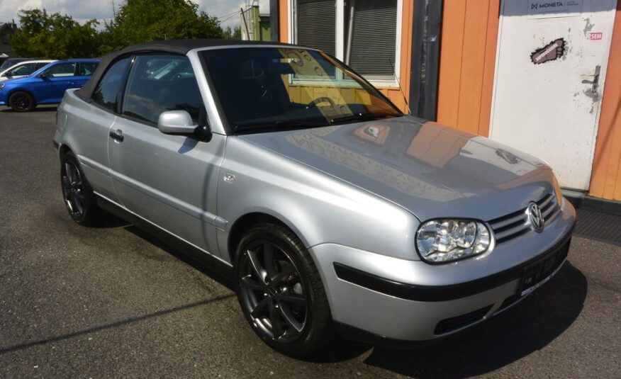 Volkswagen Golf 2.0i 85kW