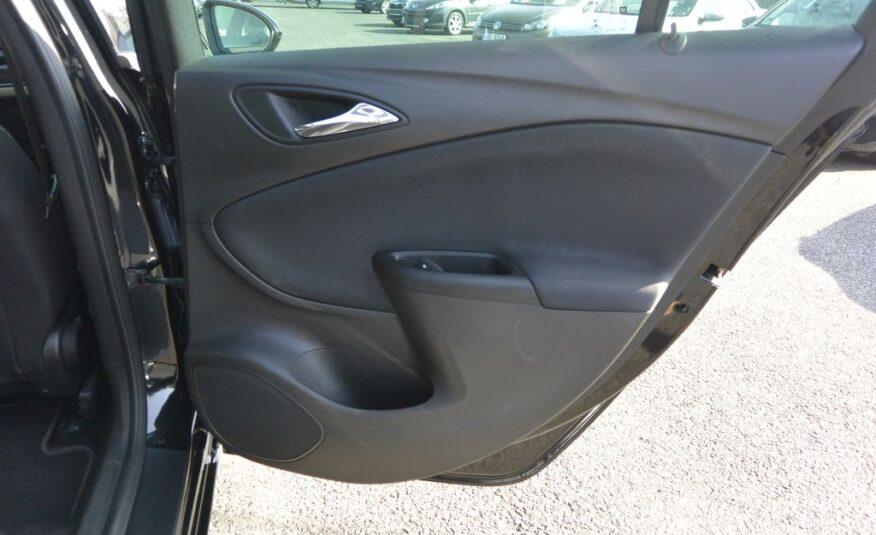 Opel Astra 1.6CDTi ST Cosmo 81kW