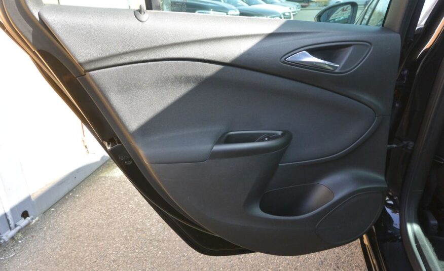 Opel Astra 1.6CDTi ST Cosmo 81kW