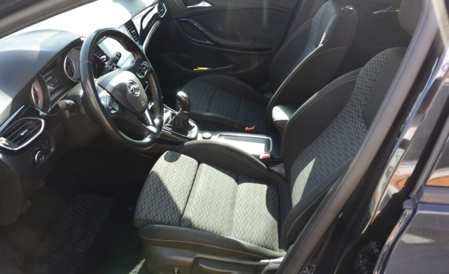 Opel Astra 1.6CDTi ST Cosmo 81kW
