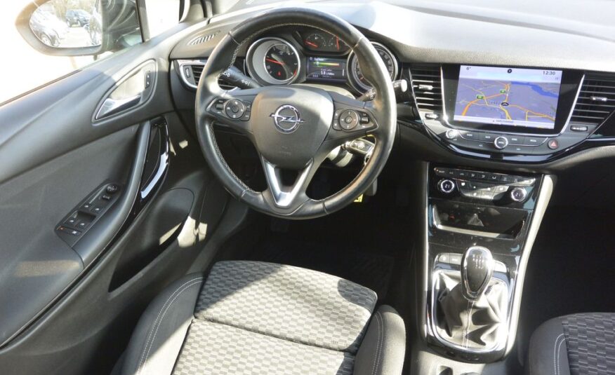 Opel Astra 1.6CDTi ST Cosmo 81kW