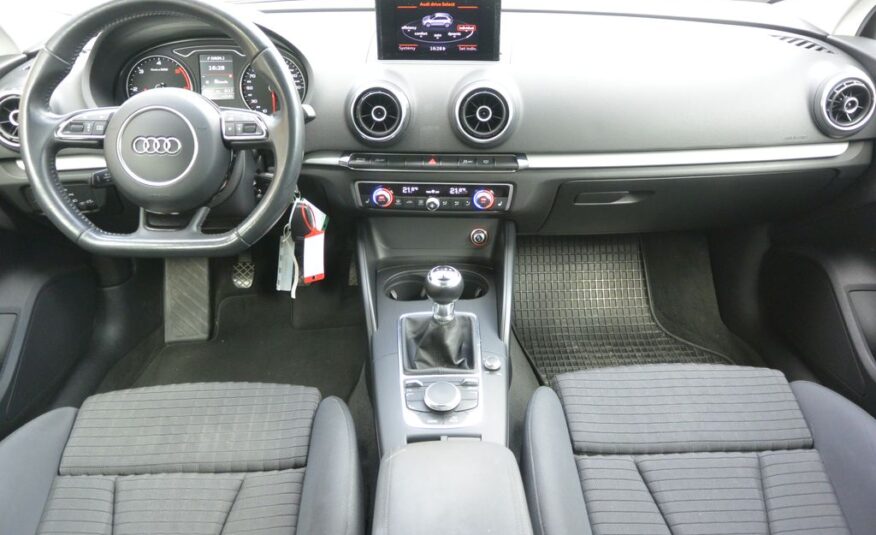 Audi A3 2.0TDi Spotback 110kW Xenon 110kW