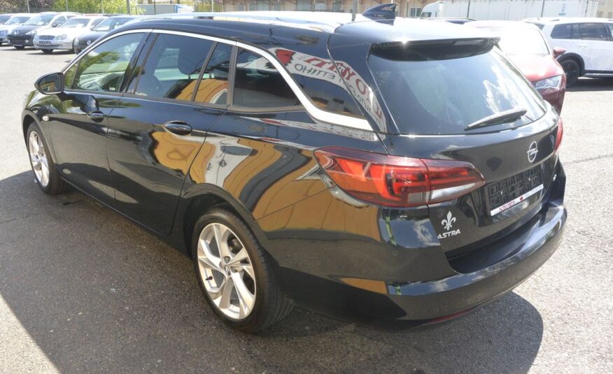 Opel Astra 1.6CDTi ST Cosmo 81kW