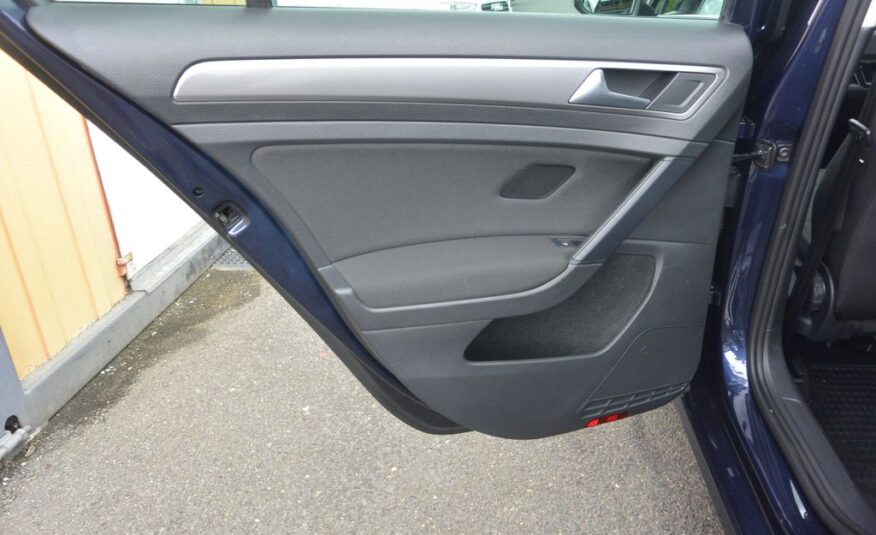 Volkswagen Golf VII 1.2TSi NAVI 63kW