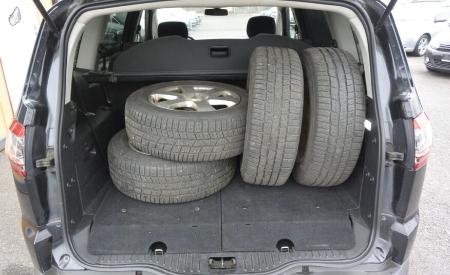 Ford S-Max 2.2TDCi AT Titanium 7míst 147k 147kW