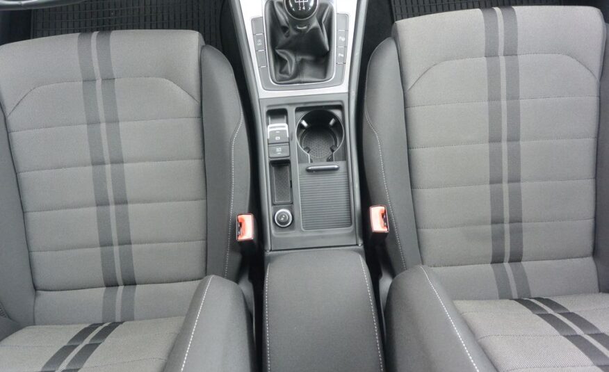 Volkswagen Golf VII 1.2TSi NAVI 63kW