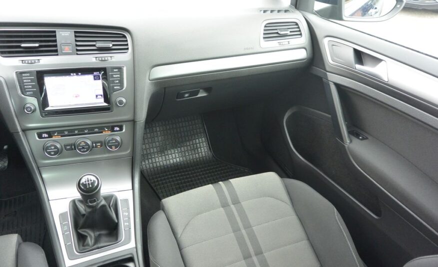 Volkswagen Golf VII 1.2TSi NAVI 63kW