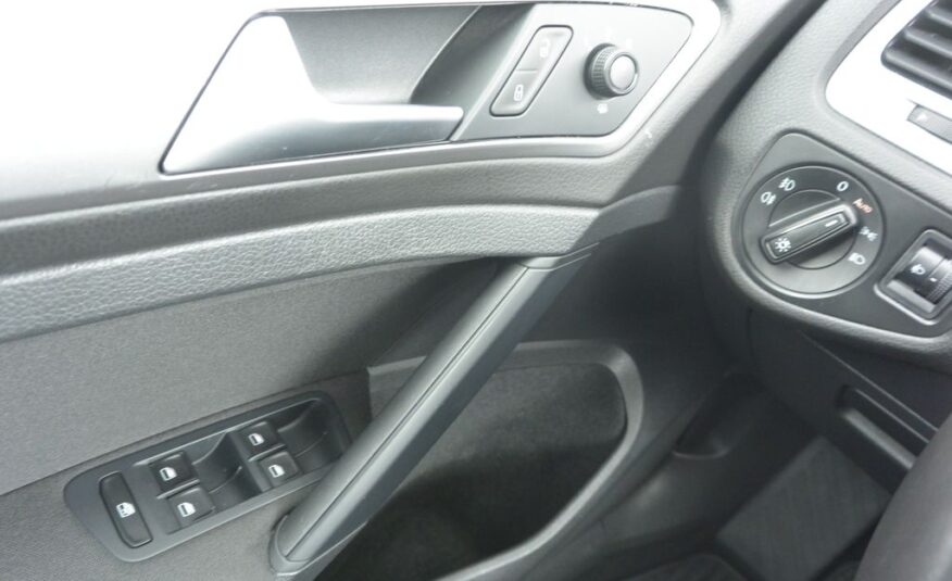 Volkswagen Golf VII 1.2TSi NAVI 63kW
