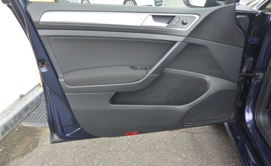Volkswagen Golf VII 1.2TSi NAVI 63kW