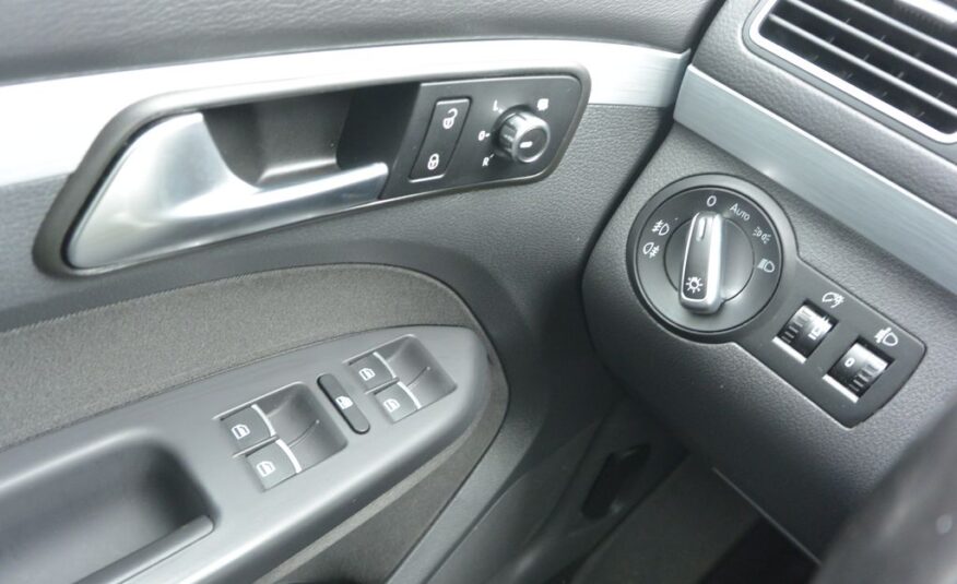 Volkswagen Touran 2.0TDi Comfortline 103kW NAVI 103kW