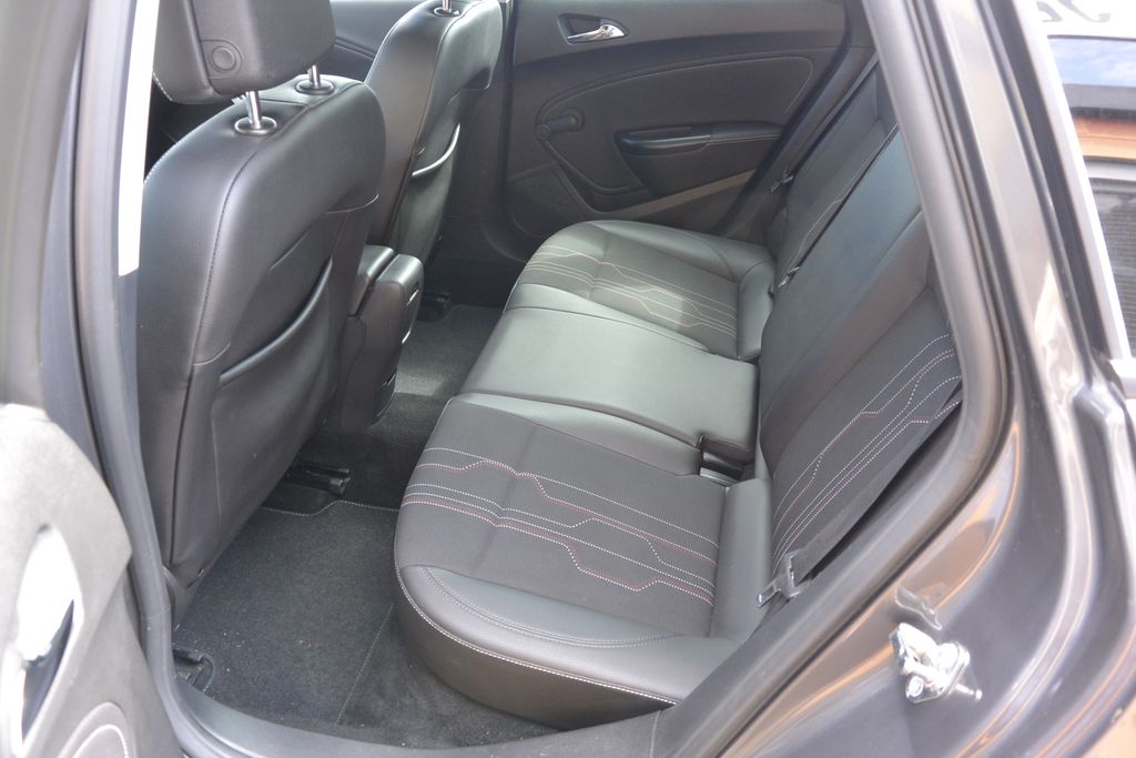 Opel Astra 1.4T 122kW 122kW