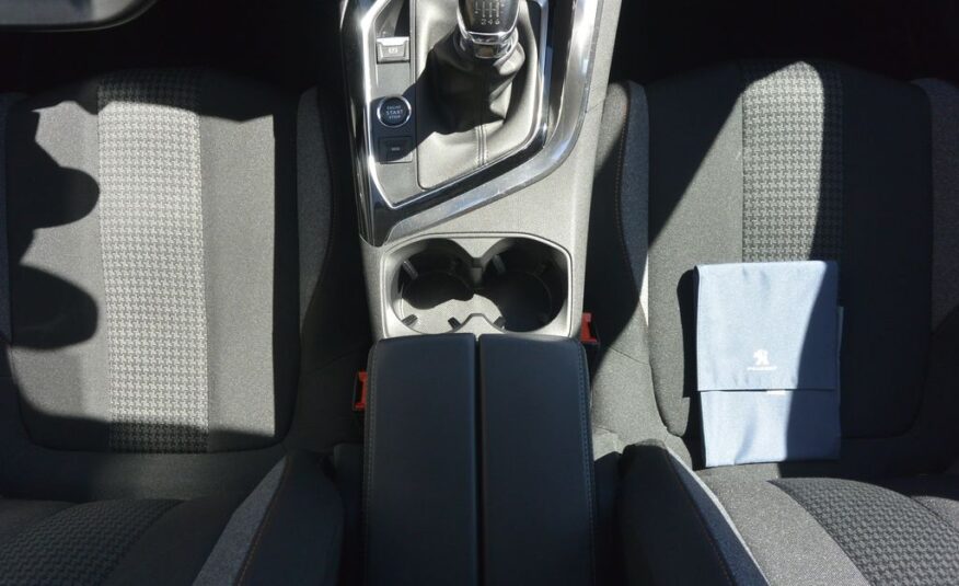 Peugeot 3008 1.2 PureTech 96kW * DPH * 96kW