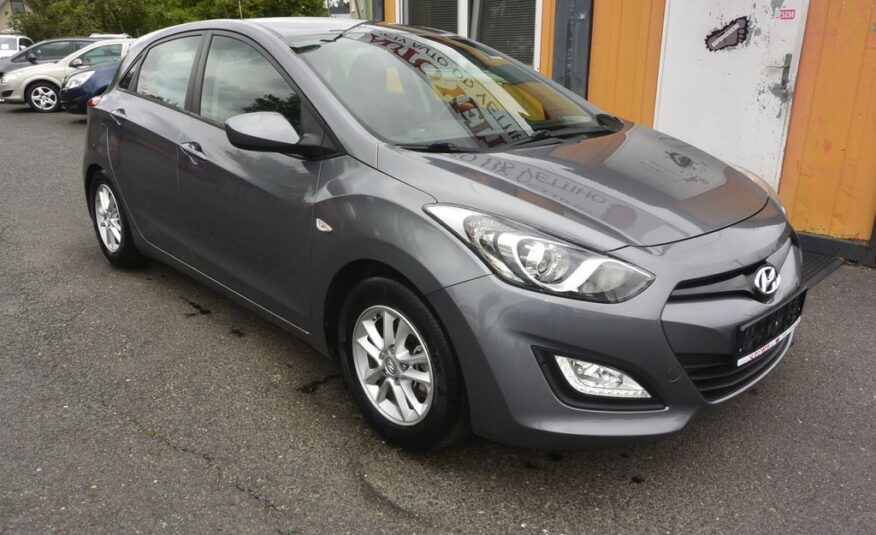 Hyundai i30 1.4CVVT 73kW