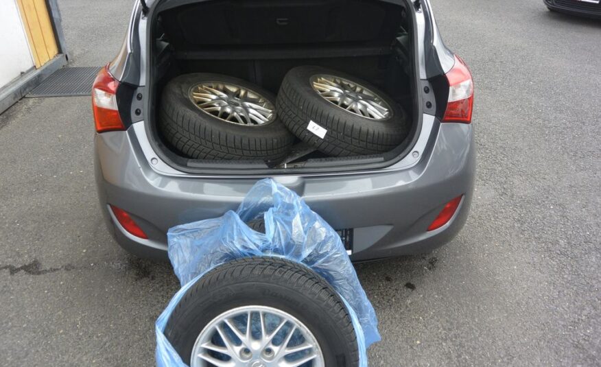 Hyundai i30 1.4CVVT 73kW