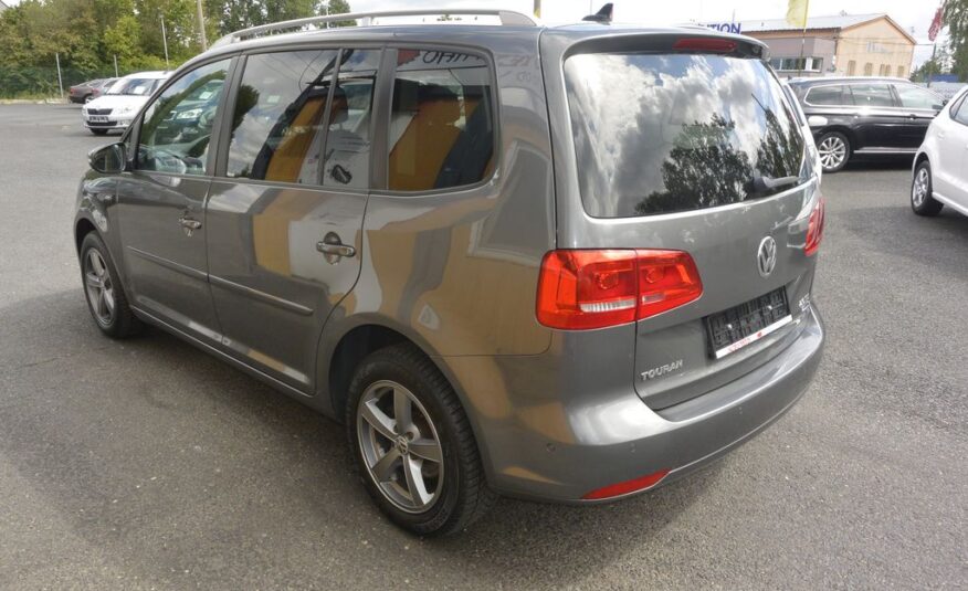 Volkswagen Touran 2.0TDi Comfortline 103kW NAVI 103kW