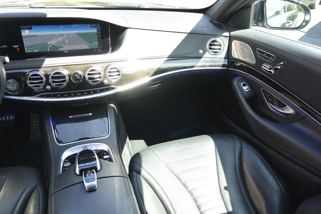 Mercedes-Benz S 400 400d 4MATIC L AMG 250kW