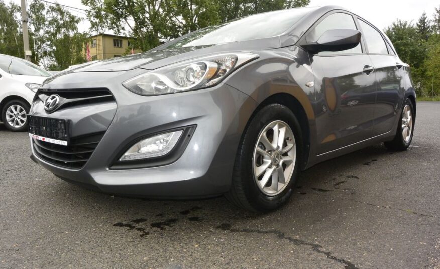 Hyundai i30 1.4CVVT 73kW