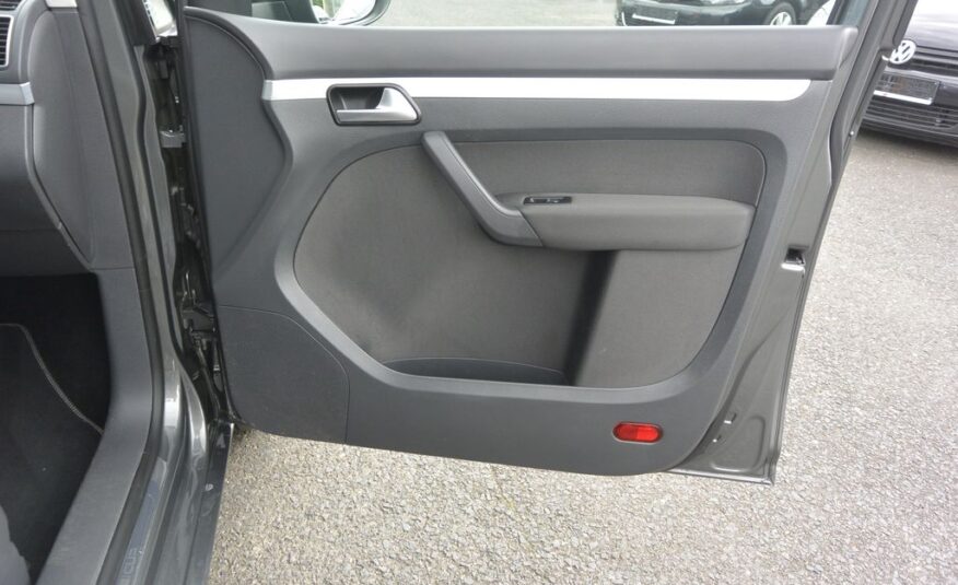 Volkswagen Touran 2.0TDi Comfortline 103kW NAVI 103kW