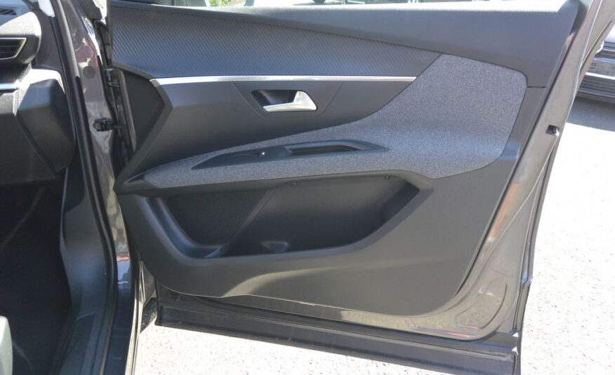 Peugeot 3008 1.2 PureTech 96kW * DPH * 96kW