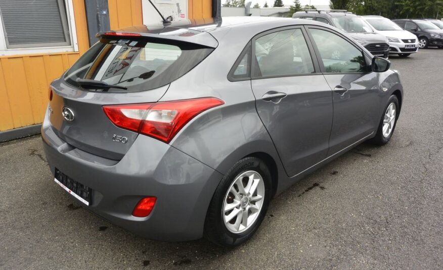 Hyundai i30 1.4CVVT 73kW