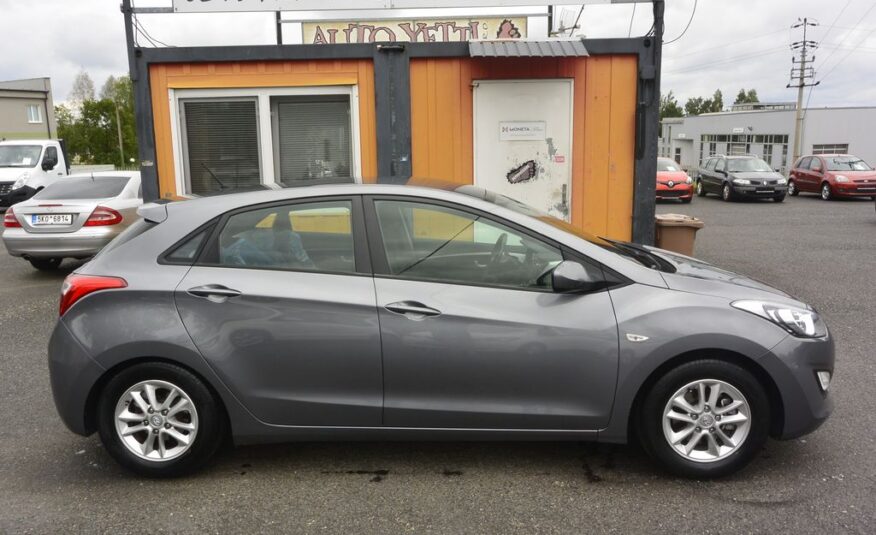 Hyundai i30 1.4CVVT 73kW