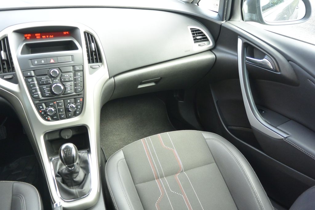 Opel Astra 1.4T 122kW 122kW