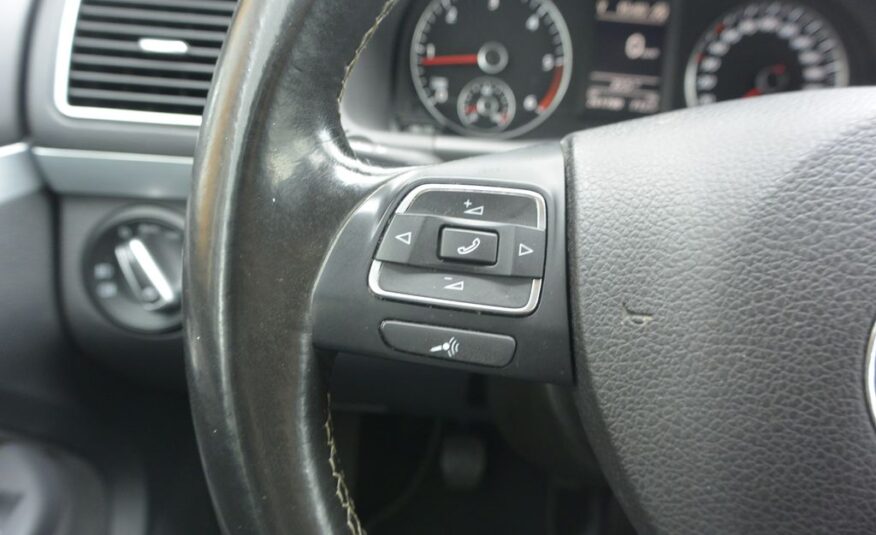 Volkswagen Touran 2.0TDi Comfortline 103kW NAVI 103kW