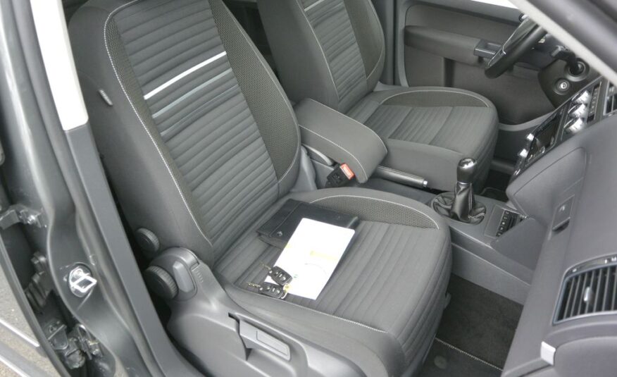Volkswagen Touran 2.0TDi Comfortline 103kW NAVI 103kW