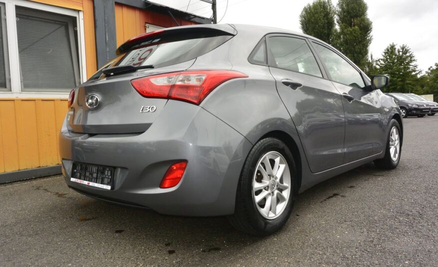Hyundai i30 1.4CVVT 73kW