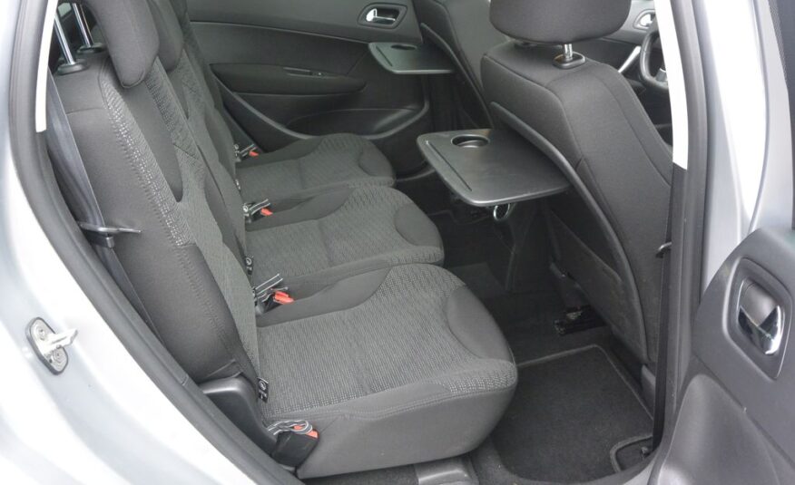 Peugeot 308 2.0HDi SW 7míst 110kW