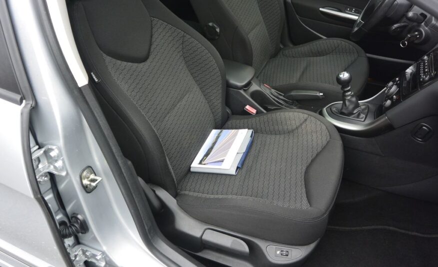 Peugeot 308 2.0HDi SW 7míst 110kW