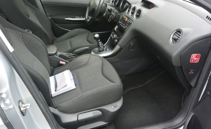 Peugeot 308 2.0HDi SW 7míst 110kW