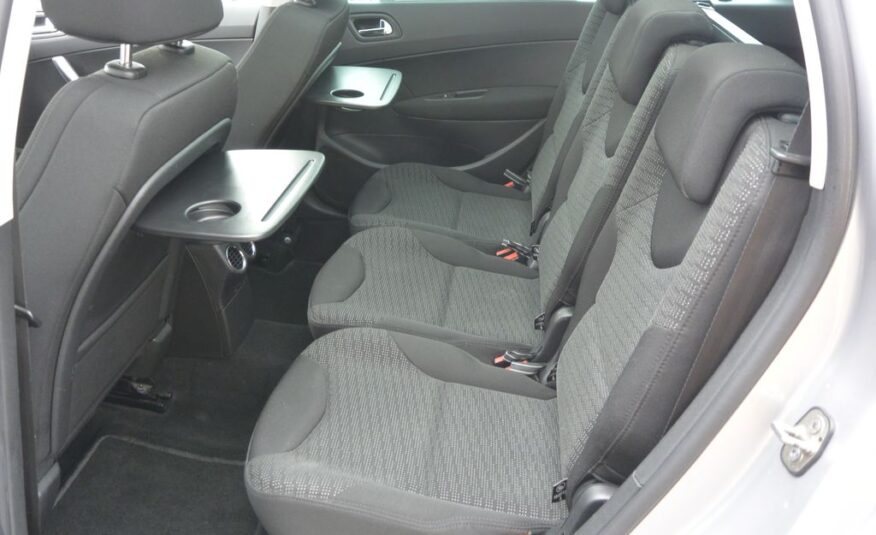 Peugeot 308 2.0HDi SW 7míst 110kW