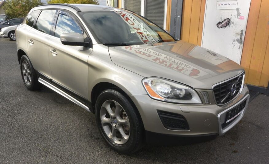 Volvo XC60 2,4 D3 R-DESING AWD 120kW 120kW