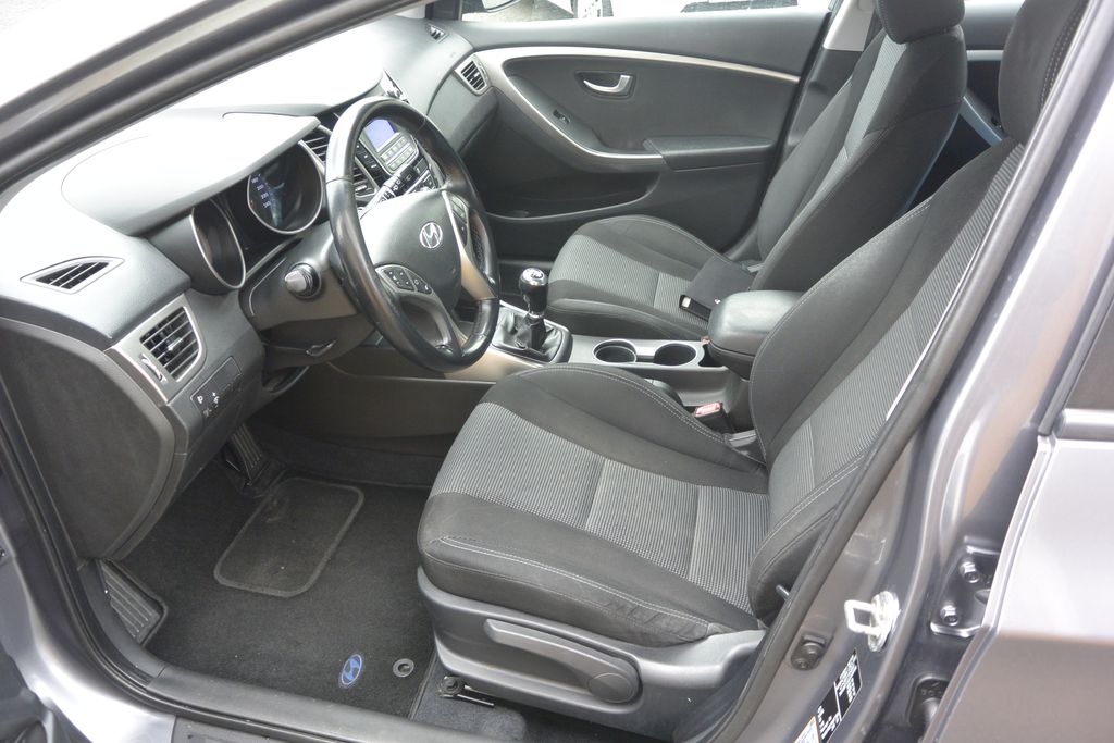 Hyundai i30 1.4CVVT 73kW