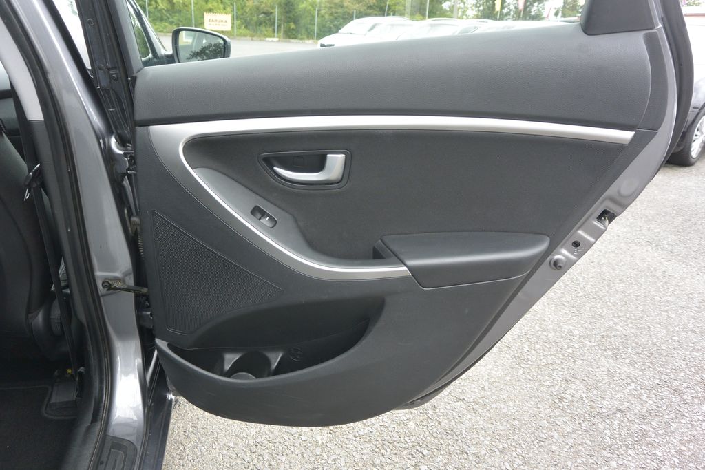 Hyundai i30 1.4CVVT 73kW