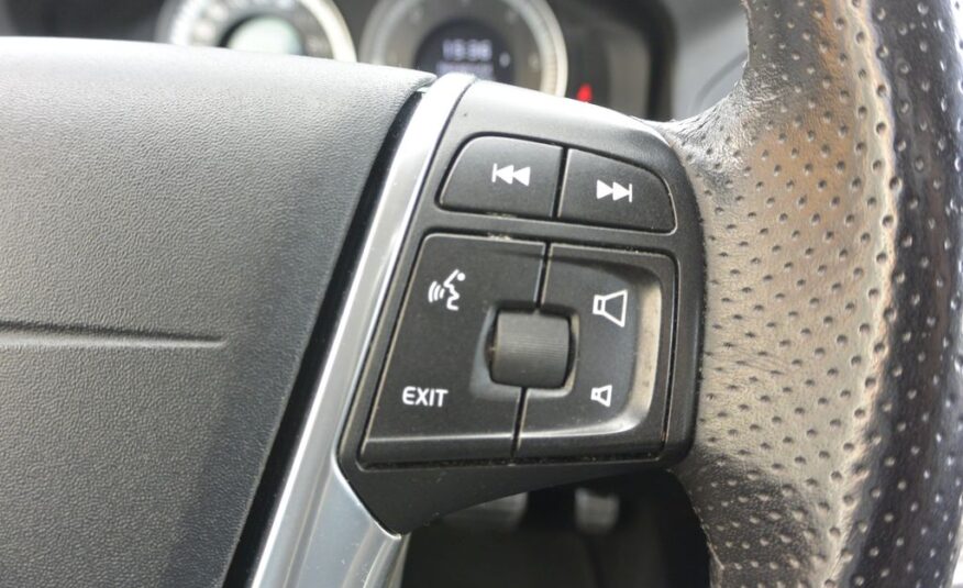 Volvo XC60 2,4 D3 R-DESING AWD 120kW 120kW