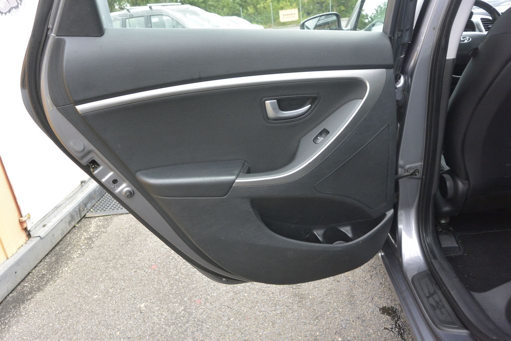 Hyundai i30 1.4CVVT 73kW