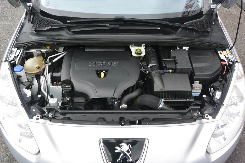 Peugeot 308 2.0HDi SW 7míst 110kW