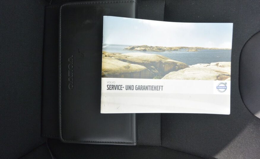 Volvo XC60 2,4 D3 R-DESING AWD 120kW 120kW
