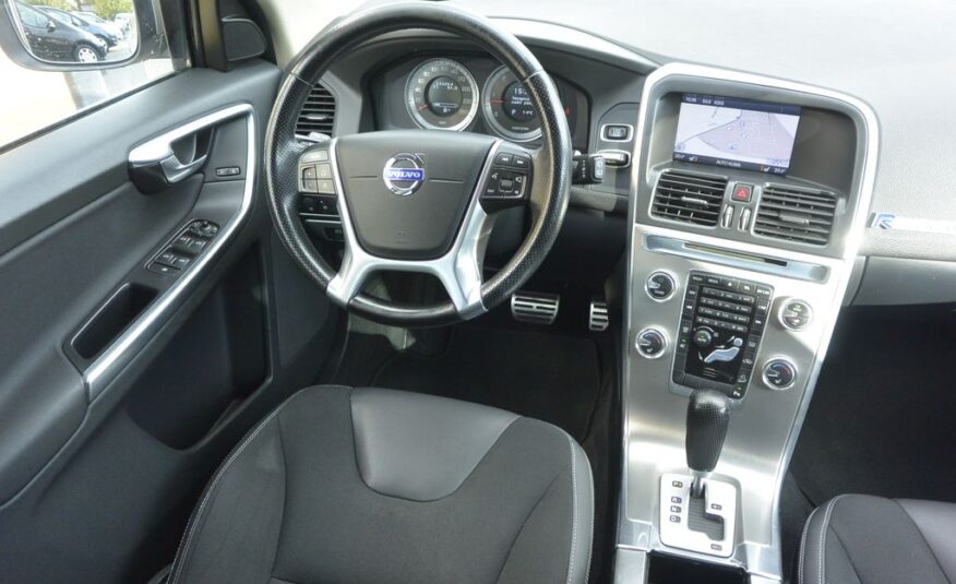 Volvo XC60 2,4 D3 R-DESING AWD 120kW 120kW