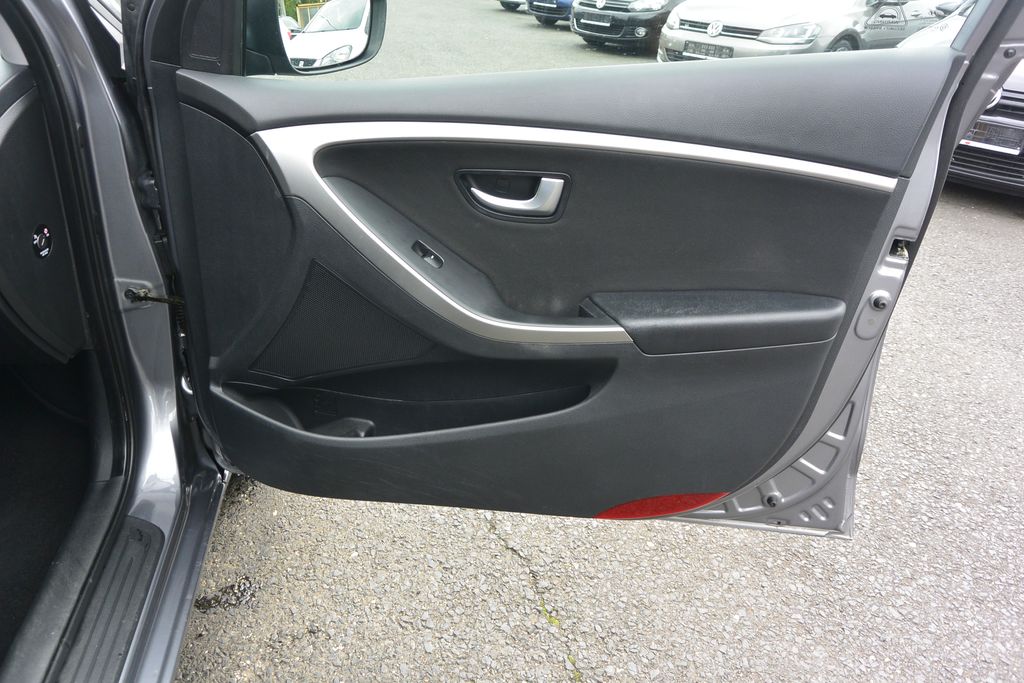 Hyundai i30 1.4CVVT 73kW