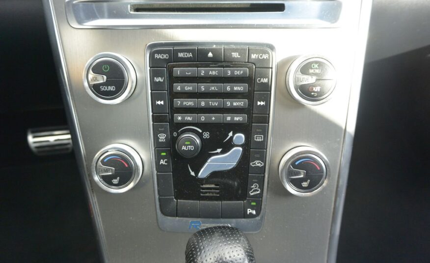 Volvo XC60 2,4 D3 R-DESING AWD 120kW 120kW
