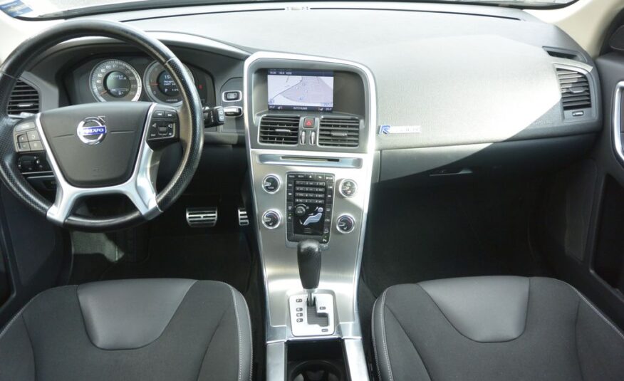 Volvo XC60 2,4 D3 R-DESING AWD 120kW 120kW