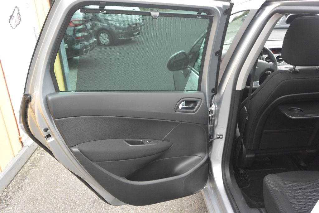 Peugeot 308 2.0HDi SW 7míst 110kW