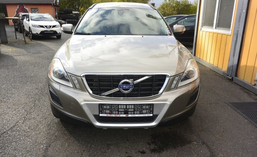 Volvo XC60 2,4 D3 R-DESING AWD 120kW 120kW
