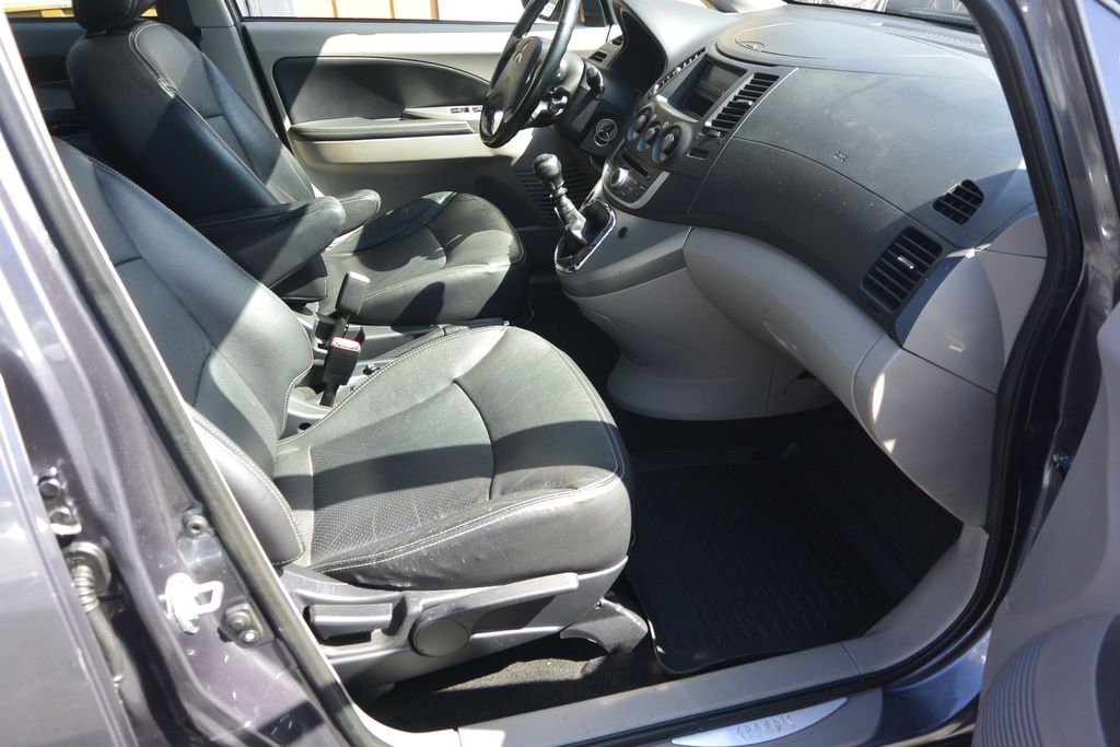 Mitsubishi Grandis 2.0DI-D 6míst 103kW