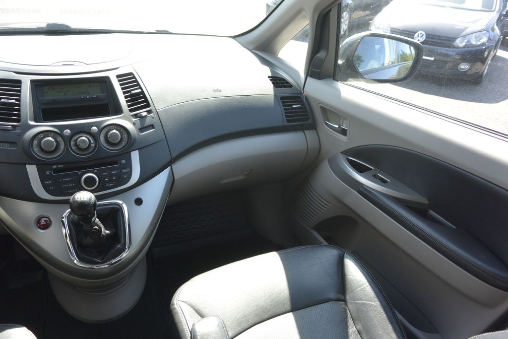 Mitsubishi Grandis 2.0DI-D 6míst 103kW