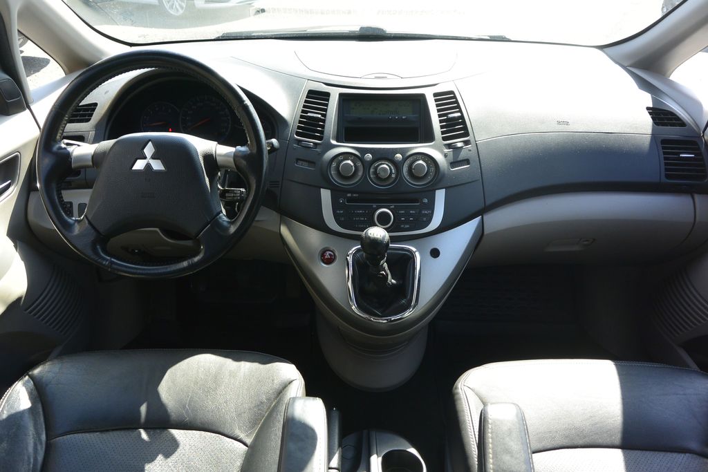 Mitsubishi Grandis 2.0DI-D 6míst 103kW