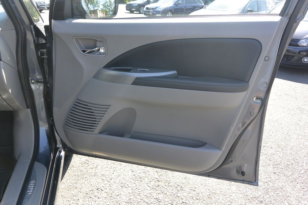 Mitsubishi Grandis 2.0DI-D 6míst 103kW